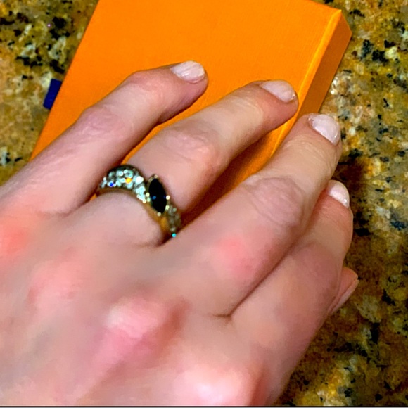 Sapphire like gorgeous blue stone golden fashion ring size 5.5 . Must have! - Picture 1 of 6